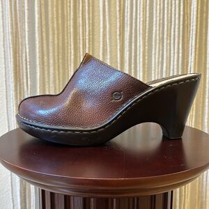 BORN Beautiful Brown Leather Clogs Mules size 8